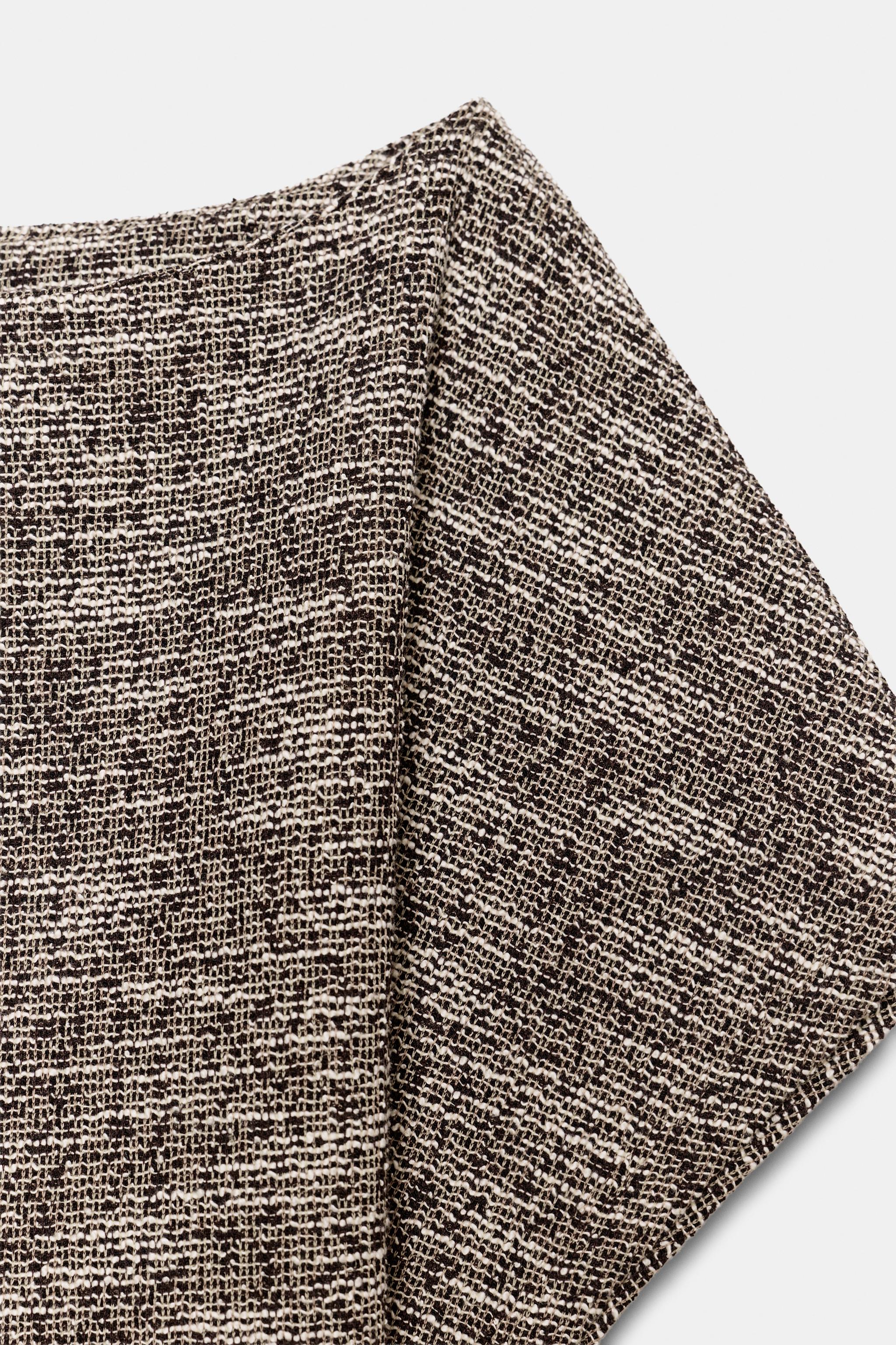 ROBE MI-LONGUE TEXTURÉE AVEC CEINTURE